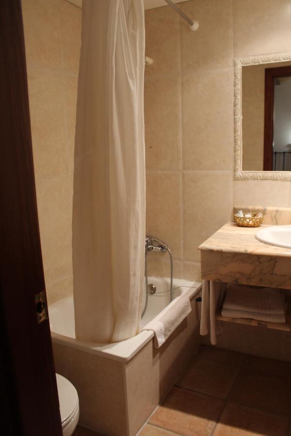 Hotel La Villa Requena Zewnętrze zdjęcie